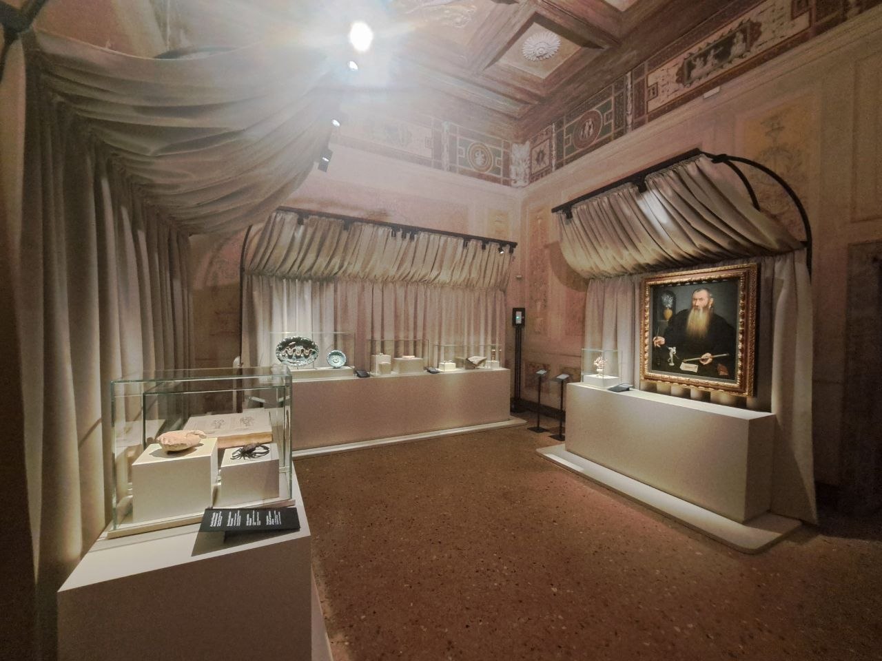 allestimenti dalla mostra a Palazzo Te, Inventare la natura. Leonardo, Arcimboldo, Caravaggio